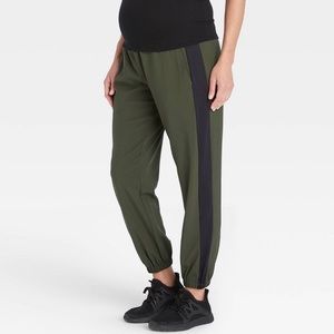 Ingrid & Isabell Maternity Joggers - M